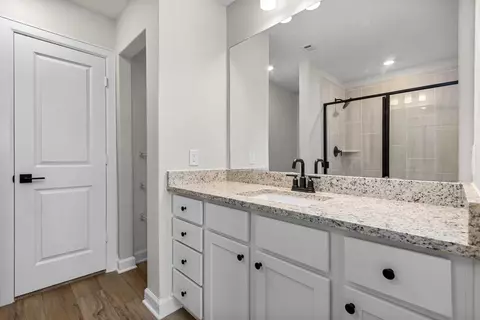 Bath - 10807 Hickory Ln, Beasley, TX 77417 photo 1 of 2
