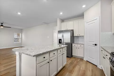 Kitchen - 10807 Hickory Ln, Beasley, TX 77417 photo 3 of 3