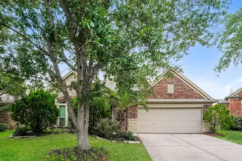 606 Red Oak Canyon Ln, La Marque, TX 77568