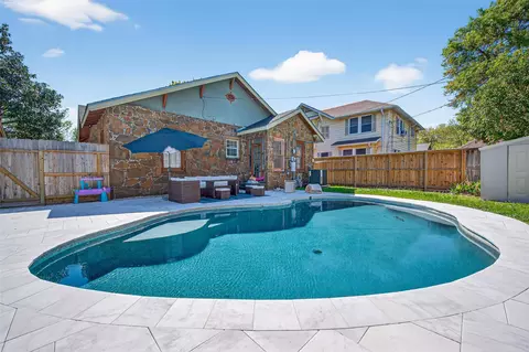 4415 Walker St, Houston, TX 77023