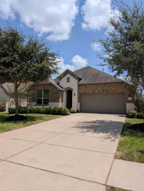 2331 Shoal Valley Ln, Richmond, TX 77469