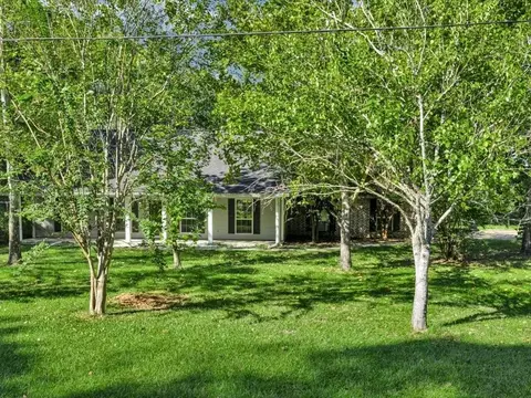 145 Bear Creek Dr, Lufkin, TX 75901