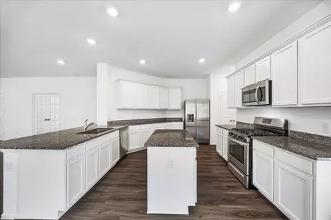 Kitchen - 5232 Pine Pass Dr, Rosenberg, TX 77469 photo 1 of 2