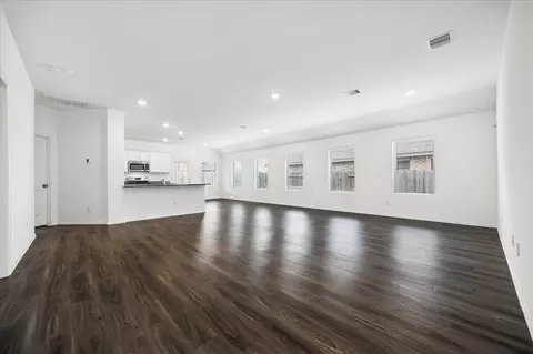 Living - 5232 Pine Pass Dr, Rosenberg, TX 77469 photo 2 of 5