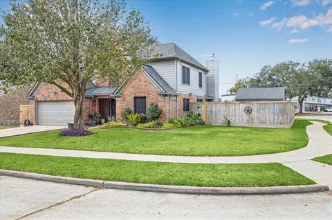 2702 Glendale Dr, Pearland, TX 77584