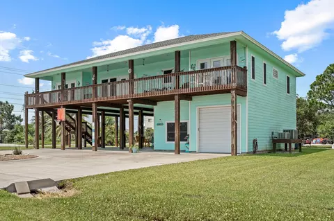 23 Macey St, Port O'connor, TX 77982