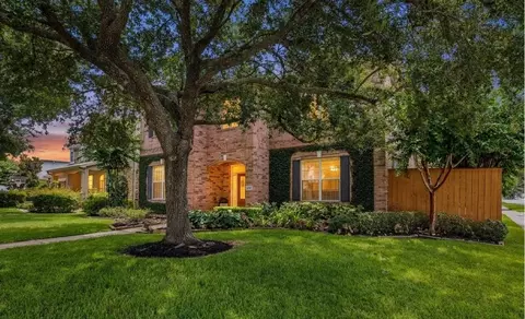 5007 Beech St, Bellaire, TX 77401