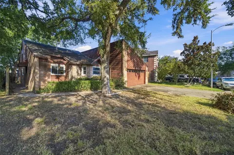 606 Meadow Knoll Dr, Stafford, TX 77477