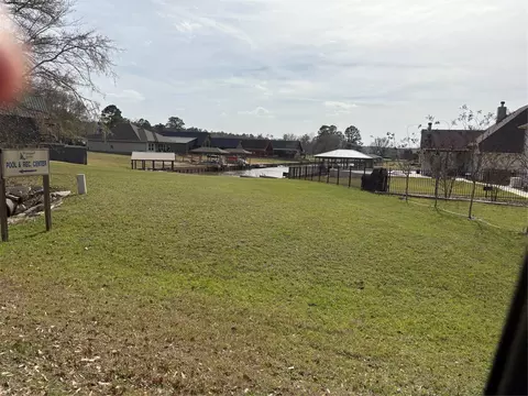 114 Wildwood Lake Dr N, Huntsville, TX 77340