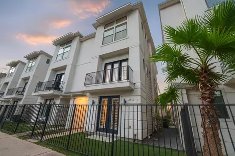 2513 B Garrow St, Houston, TX 77003