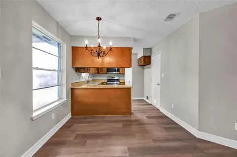 Dining - 16 Ranch House Loop, Angleton, TX 77515 photo 1 of 1