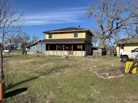 701 Oak Ln, Cottonwood Shores, TX 78657
