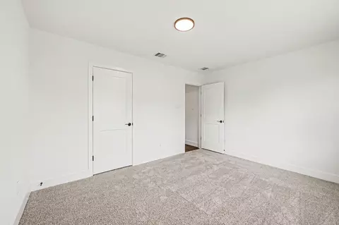 Bedroom - 10 Greystone Ct, Angleton, TX 77515 photo 11 of 11