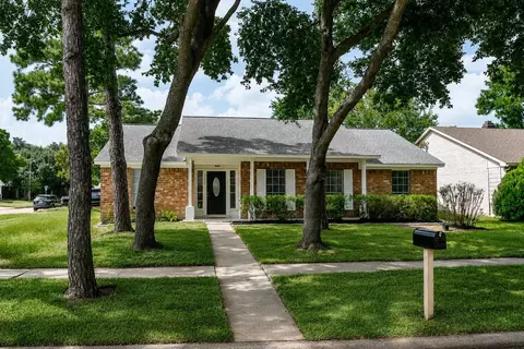 6734 Dusty Dawn Dr, Houston, TX 77086