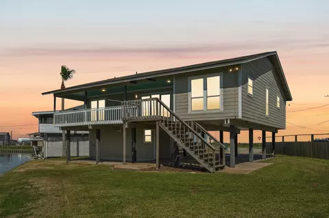 110 Mariner Rd, Freeport, TX 77541