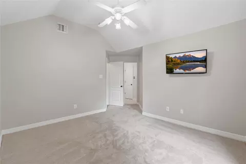 Bedroom - 8766 Skyline Ln, Conroe, TX 77302 photo 4 of 8