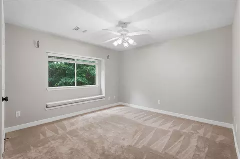 Bedroom - 8766 Skyline Ln, Conroe, TX 77302 photo 5 of 8