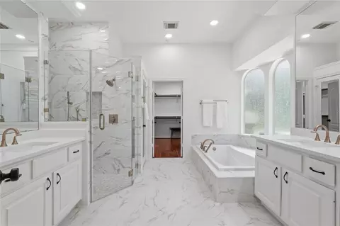 Bath - 8766 Skyline Ln, Conroe, TX 77302 photo 1 of 5