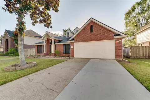 2311 Piney Woods Dr, Pearland, TX 77581