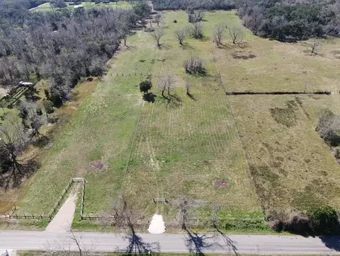 320 W Pleasant St, Brazoria, TX 77422