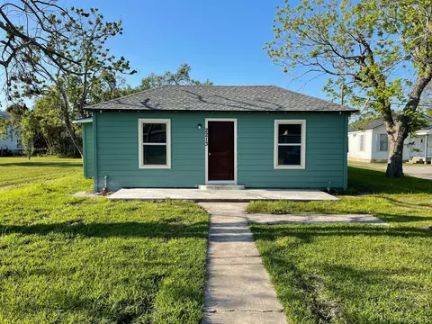 2213 Western Ave, Orange, TX 77630