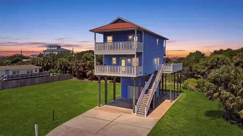 14204 Miramar Dr, Galveston, TX 77554