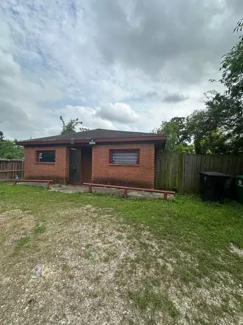 5514 Weaver Rd, Houston, TX 77016