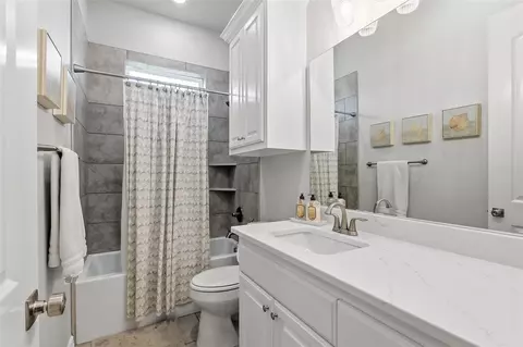 Bath - 3333 Stoneleigh Rd, Bryan, TX 77808 photo 6 of 7