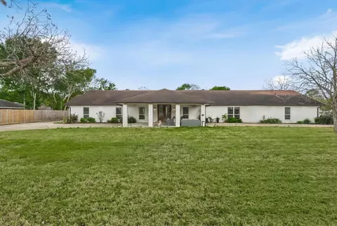 8800 Brae Acres Rd, Houston, TX 77074