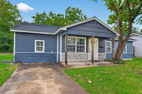 1114 Woodbine Dr, West Columbia, TX 77486
