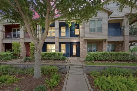 706 Water St, Webster, TX 77598