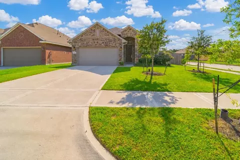 6531 Hidden Dunes Dr, Baytown, TX 77521