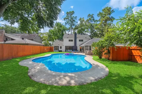 Exterior - 6622 Ampton Dr, Spring, TX 77379 photo 4 of 9