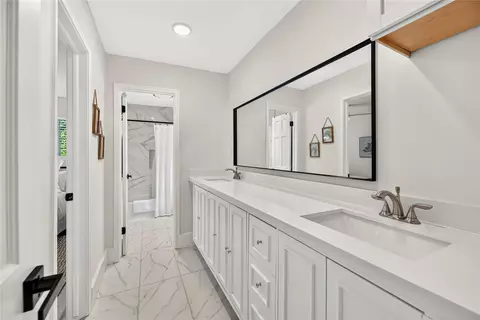 Entry Way - 6622 Ampton Dr, Spring, TX 77379 photo 2 of 4