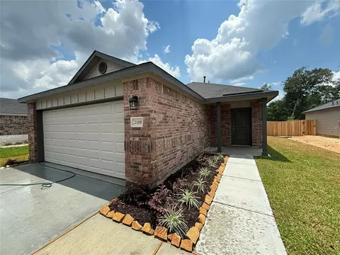 2110 Cedar Way Dr, Conroe, TX 77301 photo 1