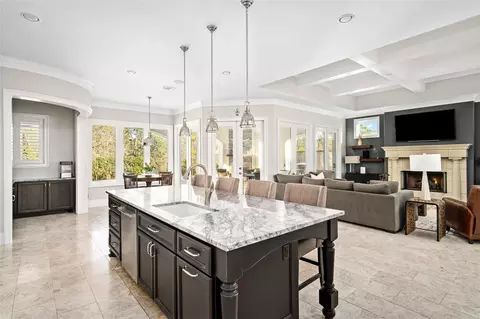 Kitchen - 64 S Parkgate Cir, The Woodlands, TX 77381 photo 3 of 4