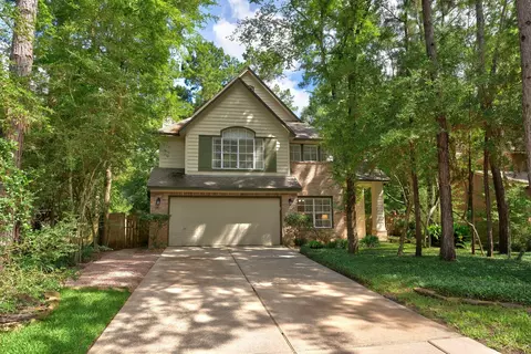 74 E Greywing Cir, The Woodlands, TX 77382