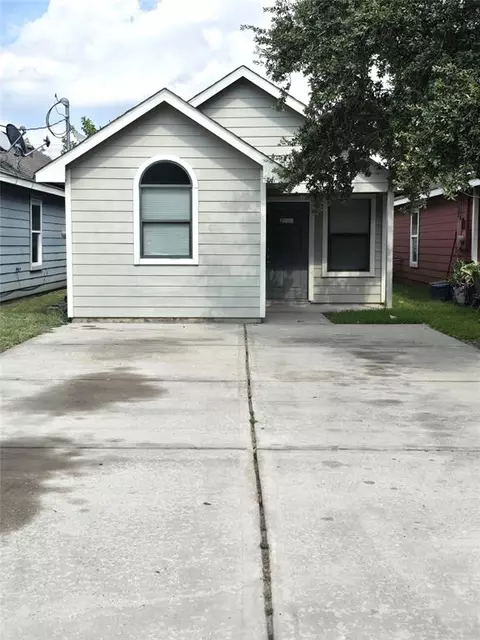 2112 Davis St, Houston, TX 77026