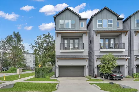 2103 Bevis St, Houston, TX 77008