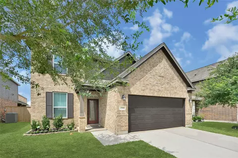 2511 Oakleaf Ash Ln, Fresno, TX 77545