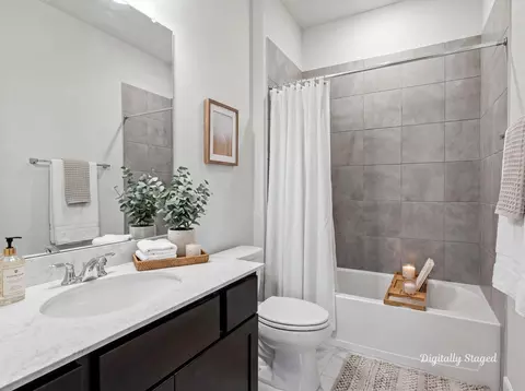 Bath - 1715 Divino Pass, Conroe, TX 77304 photo 4 of 5