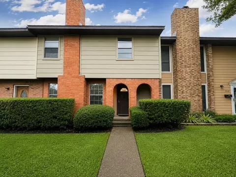 1528 Silverpines Rd #528, Houston, TX 77062