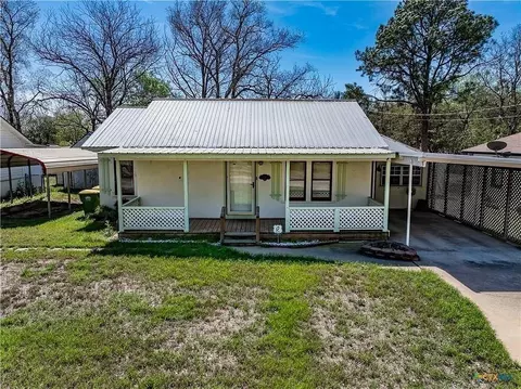 226 230 Thornton St, Gonzales, TX 78629