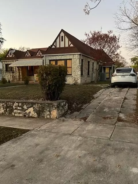 2045 W Magnolia Ave, San Antonio, TX 78201