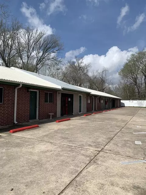4831 Sycamore Ave #16, Pasadena, TX 77503