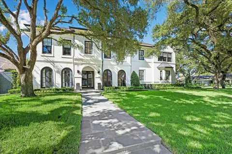 1020 River Glynn Dr, Houston, TX 77063