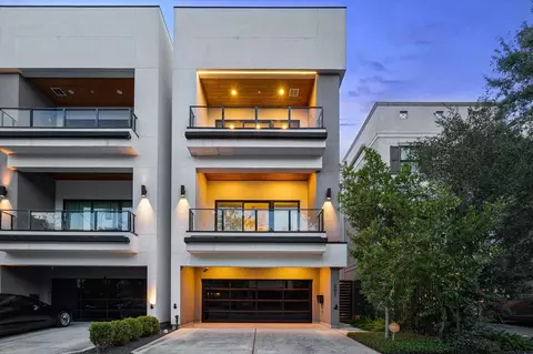 207 Birdsall St, Houston, TX 77007
