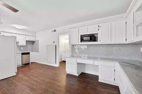 1311 Antoine Dr #159, Houston, TX 77055