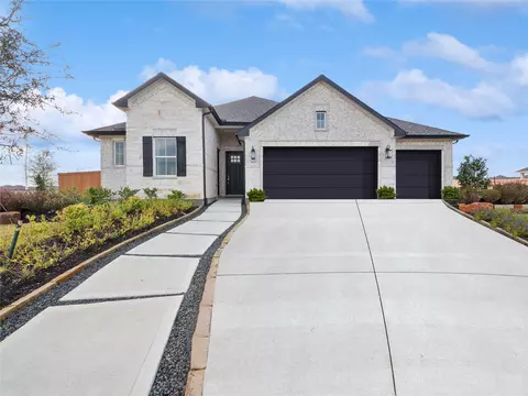 1800 Mesquite Trl, Dayton, TX 77535