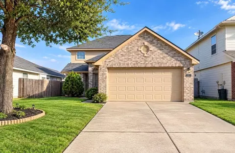 1011 Lancaster Lake Dr, Houston, TX 77073